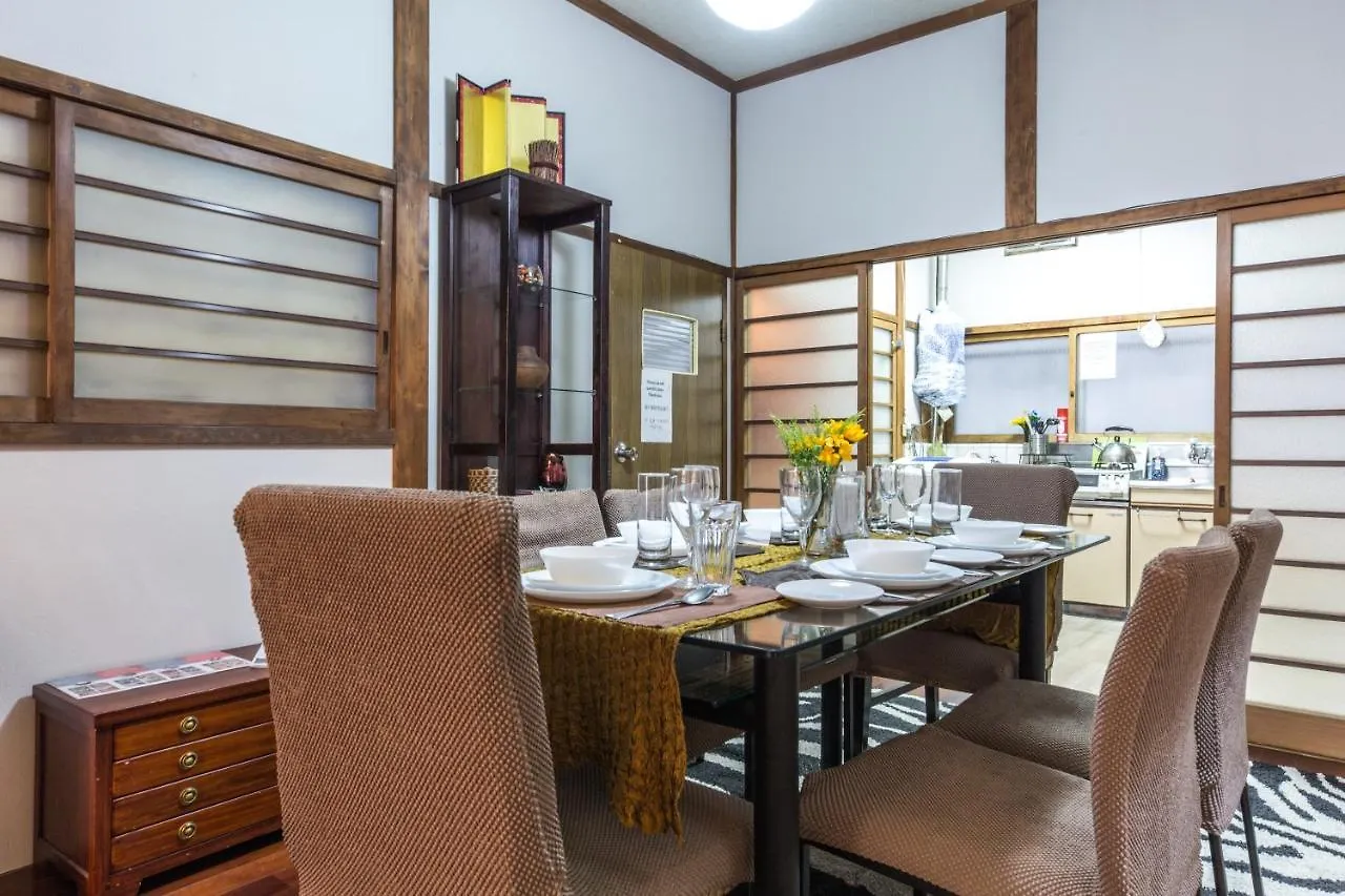 טוקיו Samurai House - Large Family House, West Shinjuku בית נופש