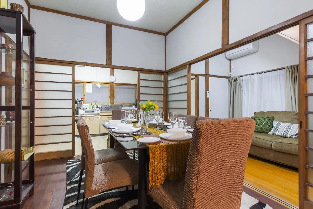 בית נופש טוקיו Samurai House - Large Family House, West Shinjuku יפן